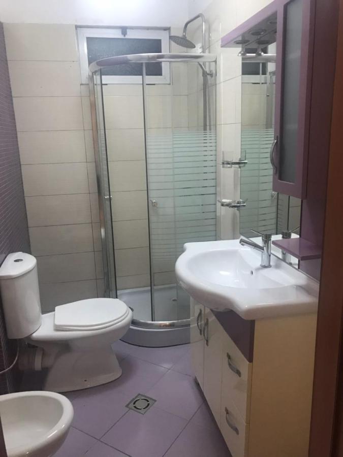 Lovely 2 Bedroom Apartment Tirana Exterior photo