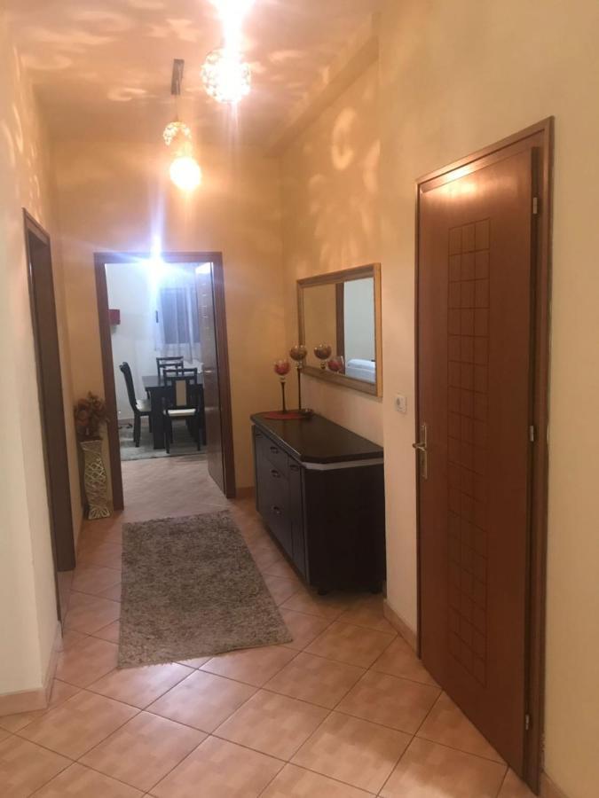 Lovely 2 Bedroom Apartment Tirana Exterior photo